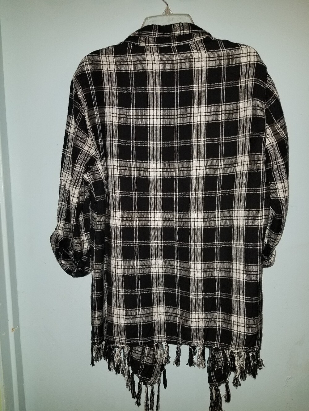 Willow & Clay Soft Black and White Plaid Fringe Cardigan Shirt / Jacket Top - Picture 3 of 5